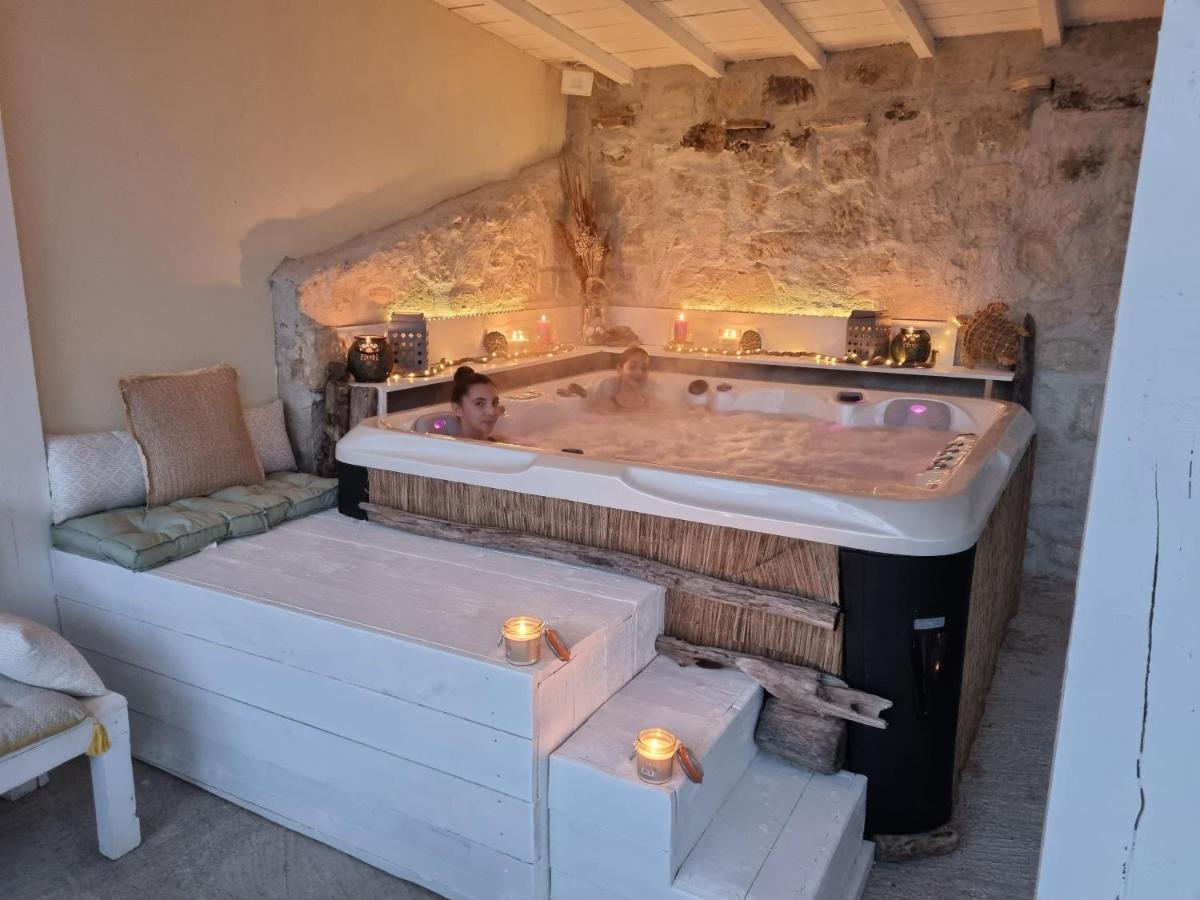 Отель Mazet Provencal Сен-Жиль Экстерьер фото
