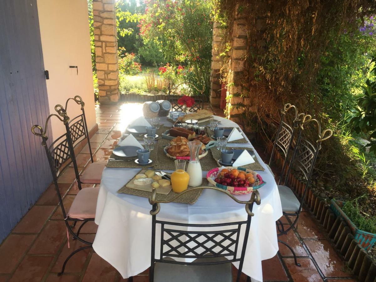 Отель Mazet Provencal Сен-Жиль Экстерьер фото